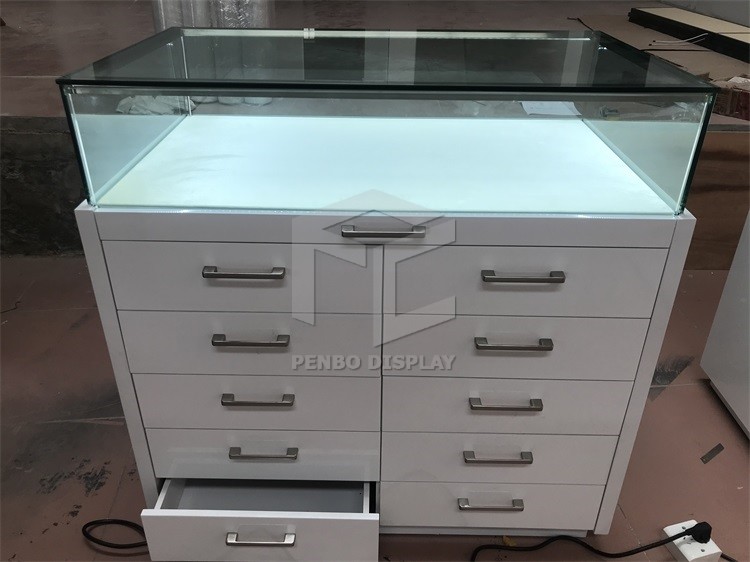 T4 Light Cell Phone Kiosk Showcase