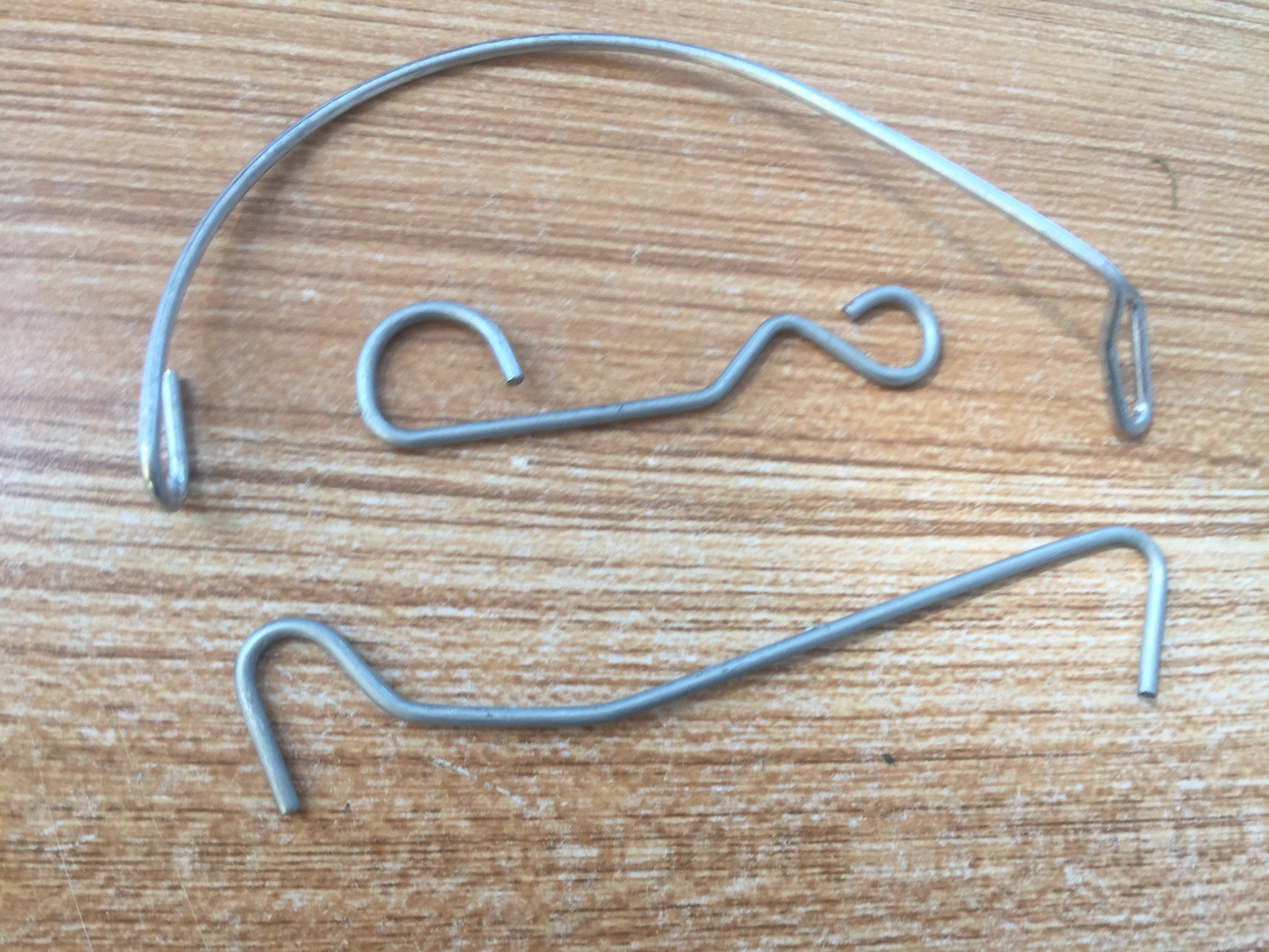 1.60mm Wire Diameter Tree Fixing Steel Wire Clips Hot Dip Galvanized For Vineyard