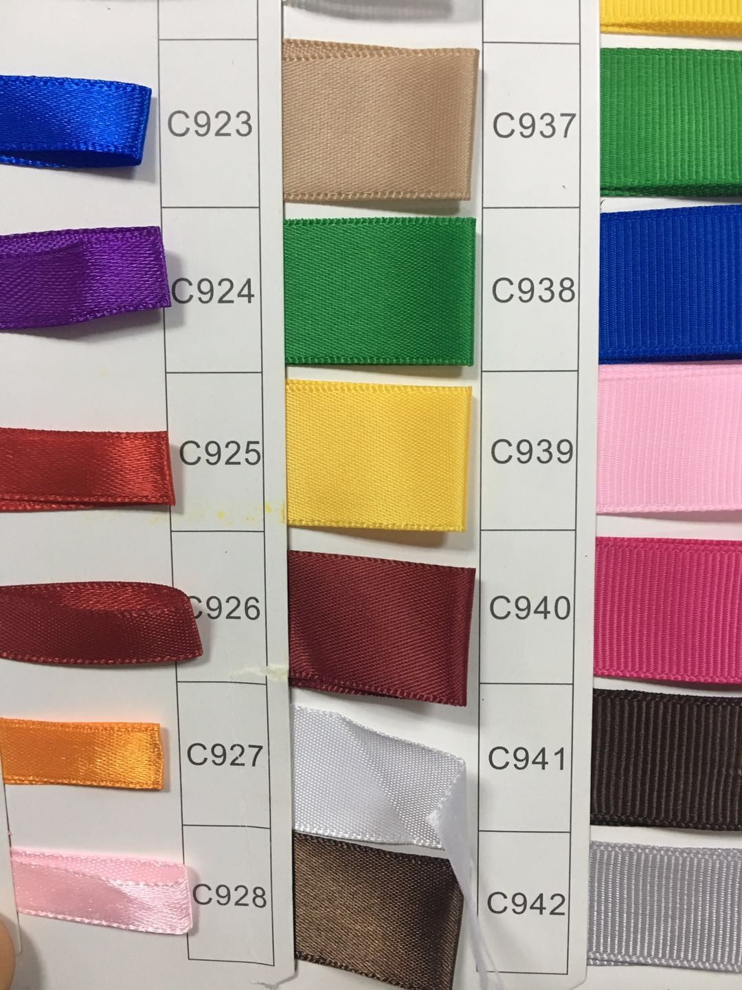 Clothing Packaging Custom Printed Gift Bags , Paper Merchandise Bags