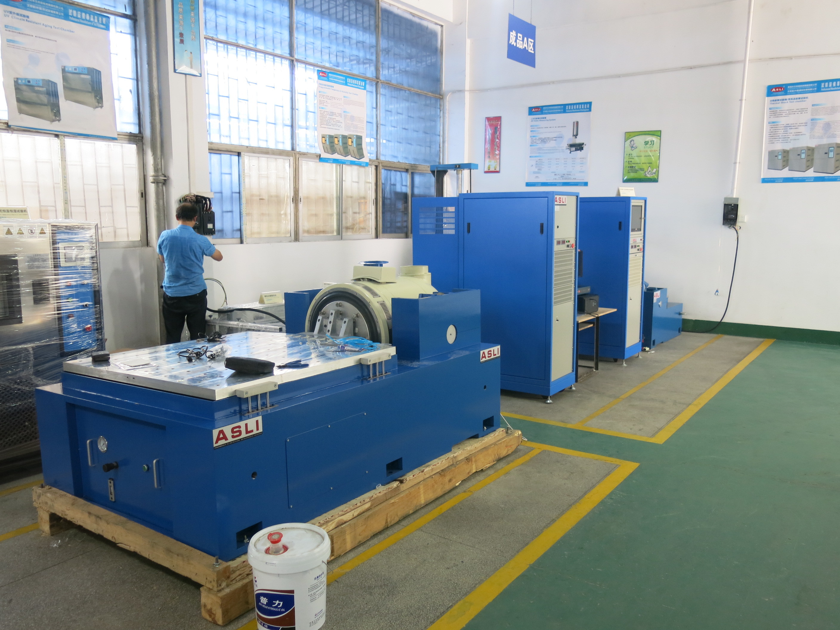 Electrodynamic 50Hz 1.8m/S Vibration Table Machine For Battery Testing