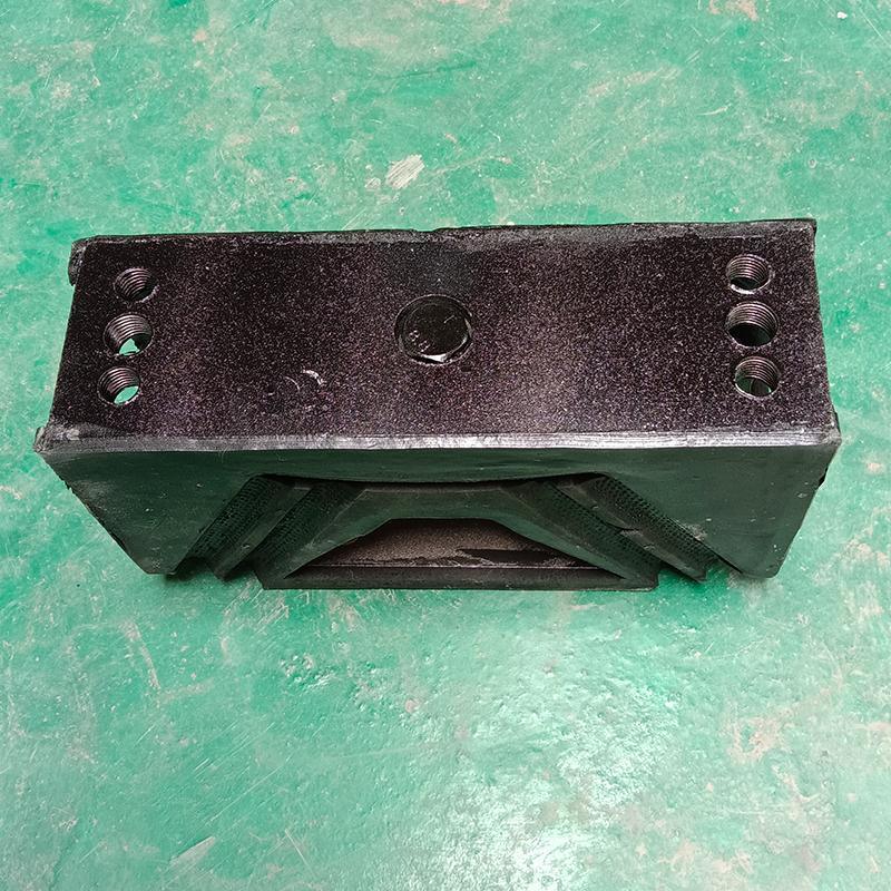 Az9725590031 Engine Mounting for Sinotruk HOWO Truck Spare Parts