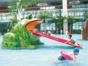 China summer water park equipment fiberglass aqua park water playhouse wholesale