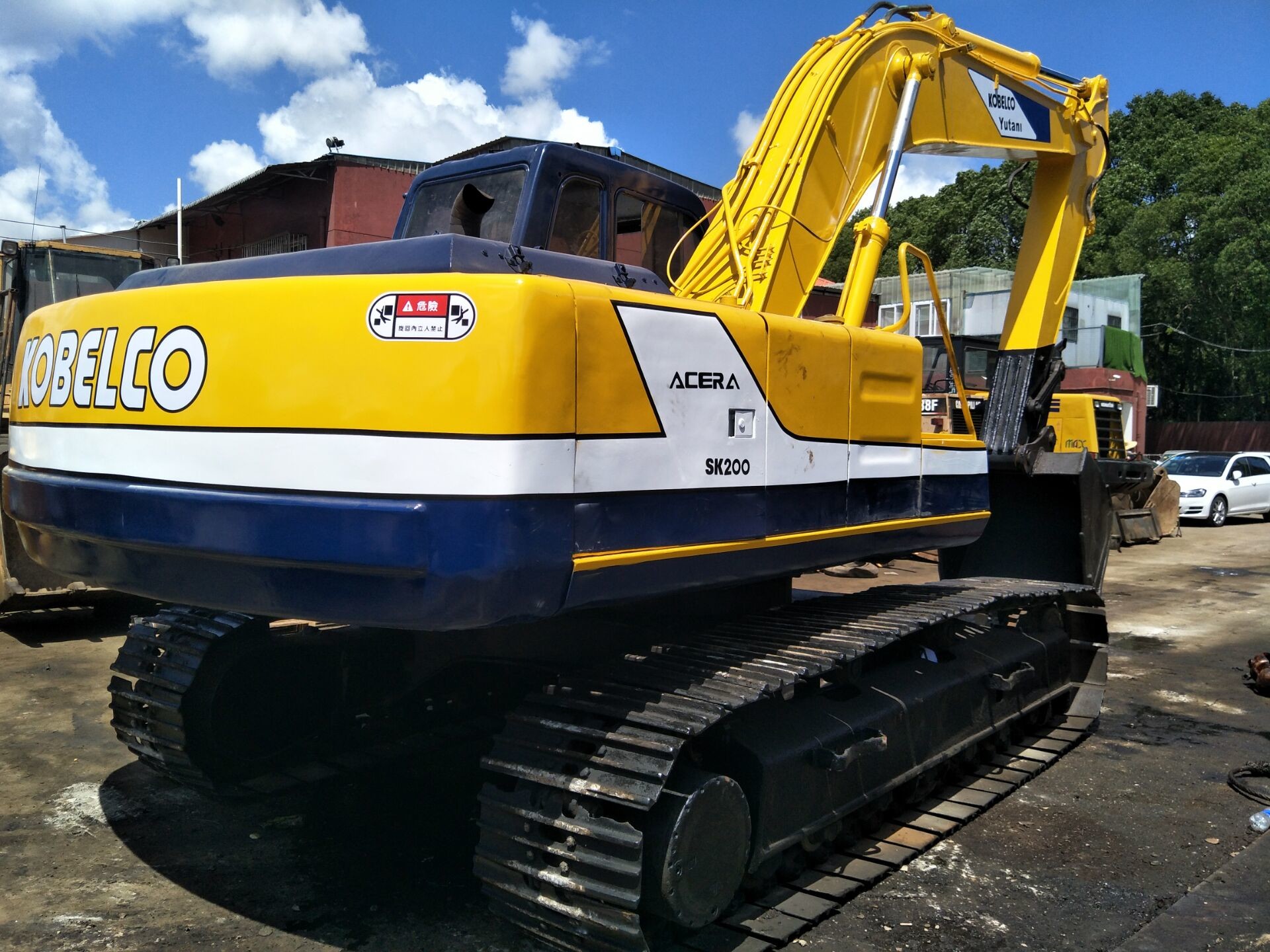 Used SK200 EX200 Cheap Japanese Crawler Excavator For Sale