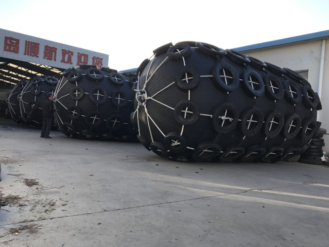 ISO Inflatable Pneumatic Rubber Fender 50kpa Floating Dock Fenders