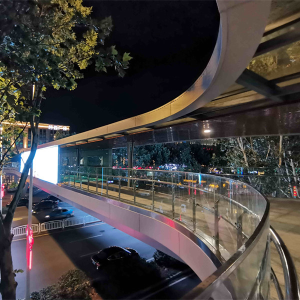 China Butt Weld Sa.2.5 Q235B Steel Pedestrian Overpass Bridge wholesale