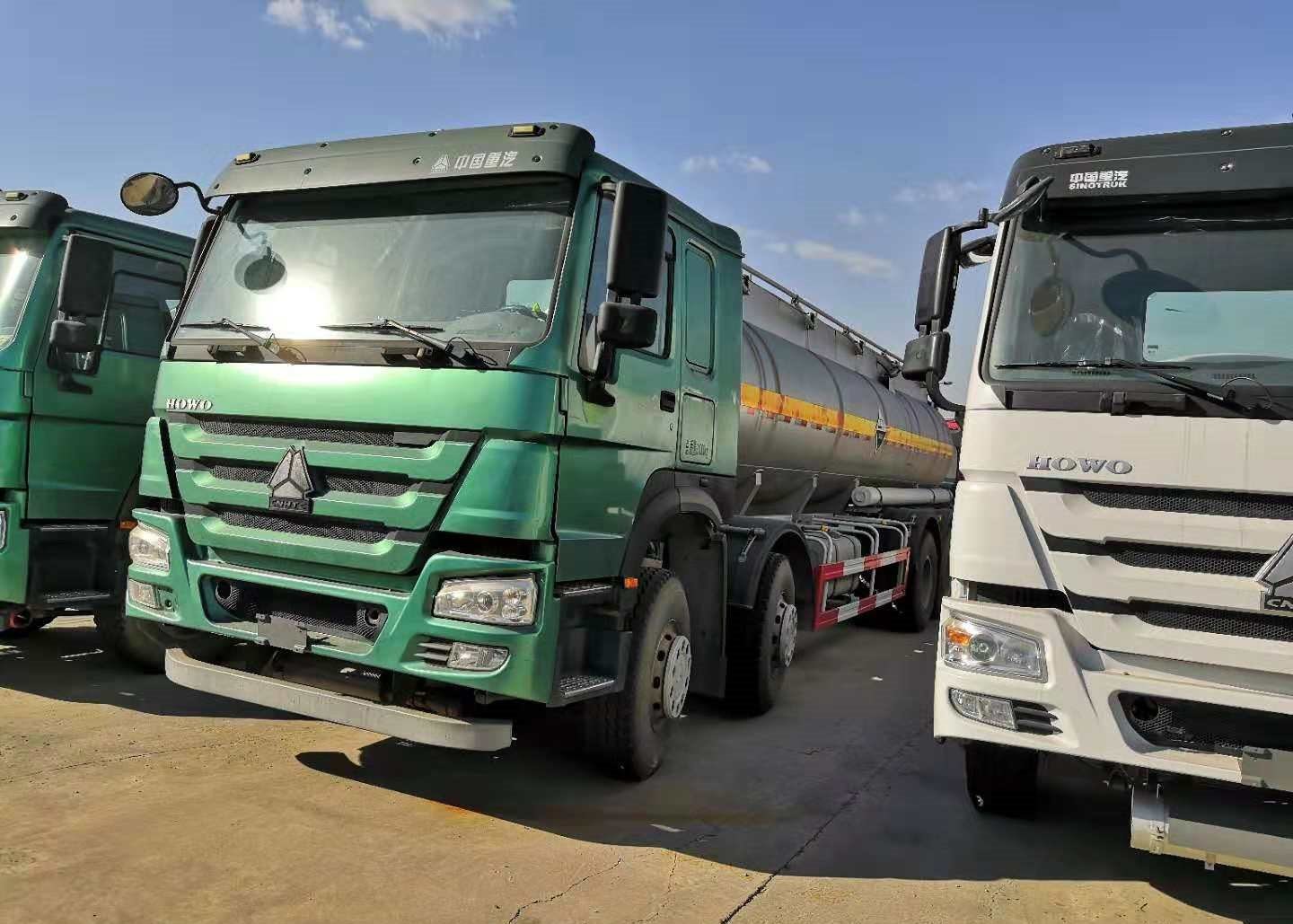 6 * 4 371hp Fuel Tank Truck 21cbm For Hazardous Chemicals Transportation