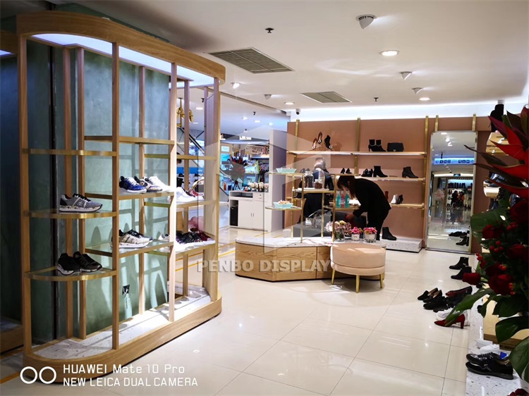 Metal Halide Shoe Display Racks For Shop 20mm Thick MDF Baking Paint Finished