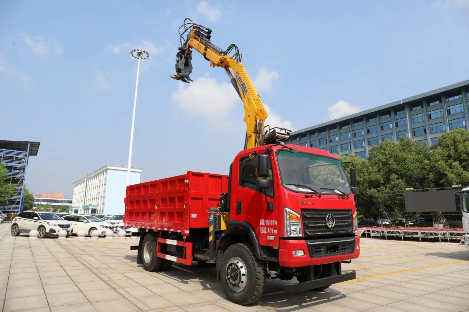 2023 3 Tons Mini Straight Telescopic Crane Truck Mounted Crane Max Speed 90 Km/H