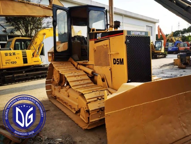 Origin Japan D5M Used Caterpillar Bulldozer D5M Bulldozer Secondhand Caterpillar Bulldozer D5M