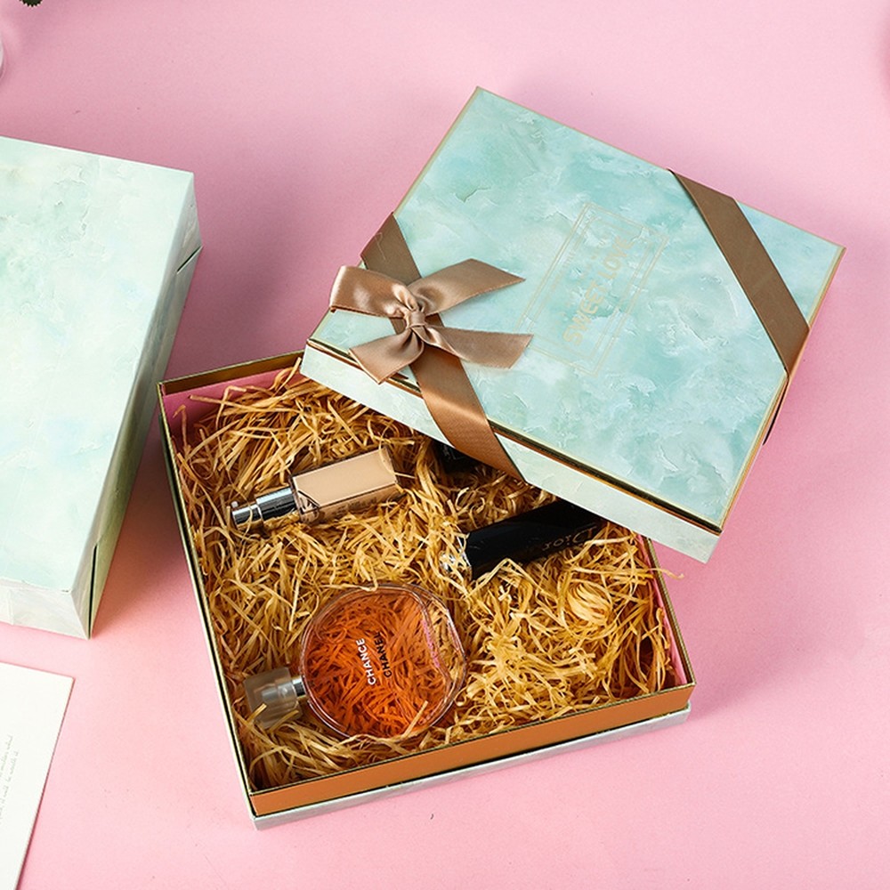 Three Colors Square Rigid Shoulder Box Packaging For Surprise Gift