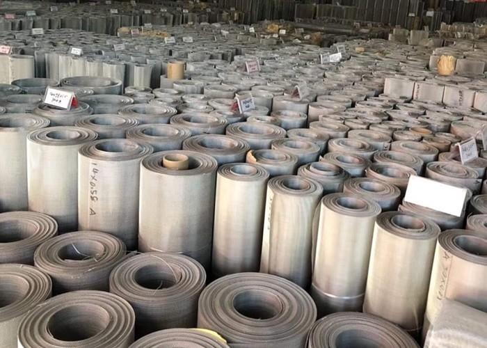 8X8 Mesh Woven Stainless Steel Wire Mesh 1m Width X 30m Length Anti Corrosion