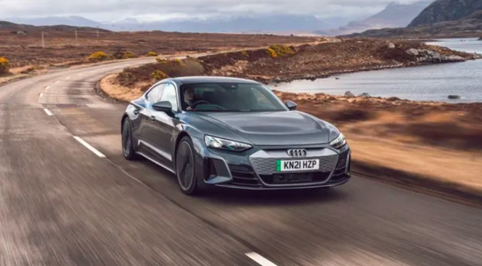 a low, long, wide and lean looking four-door car at 2023Audi e-Tron GT pure Electric Car 673hp 480km New energy vehicle