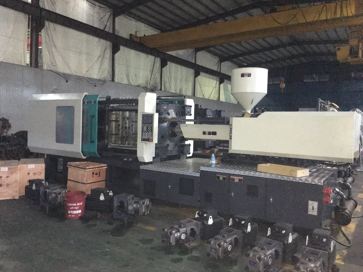 CE ISO 9001 Plastic Injection Molding Machine For Plastic Snap Button 10mm