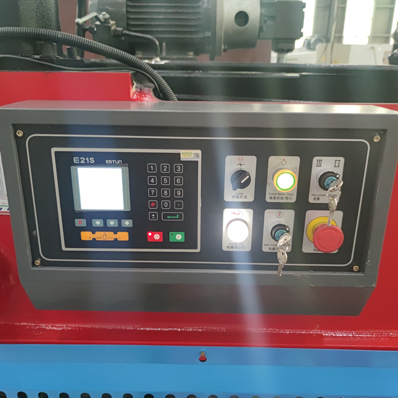4*2000mm Hydraulic Guillotine Shearing Machine 13times/Min CNC Stainless Steel Guillotine