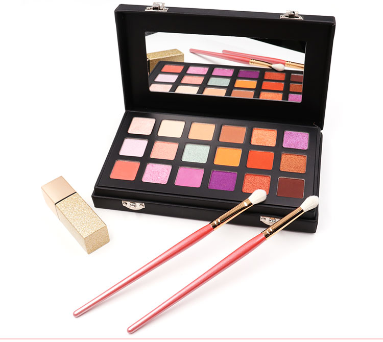 MSDS Standard High Pigment Wet And Dry Eyeshadow For Almond Eyes