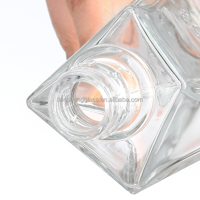 500ml 750ml 1Lit Clear Glass Bottle for Alcoholic Beverage Liquor Juice Whiskey Wine
