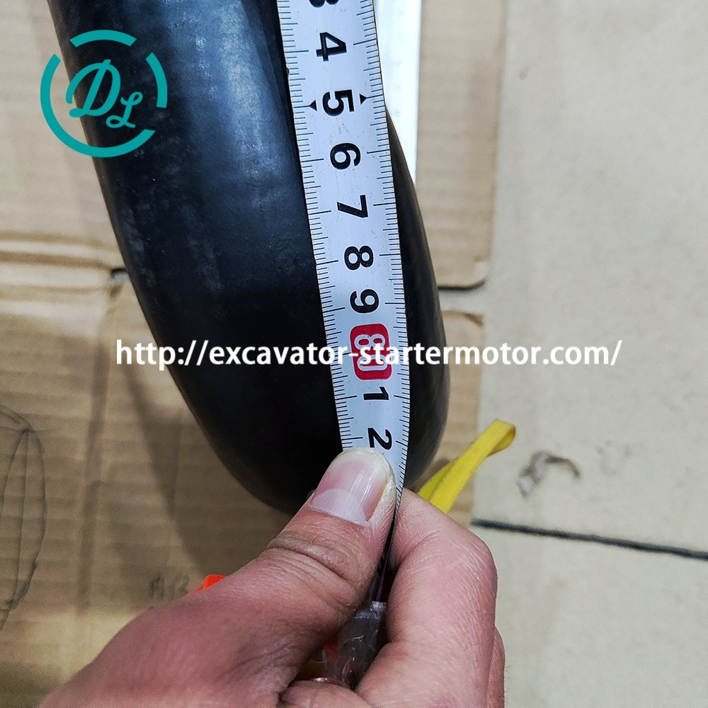 Cooling System Spare Parts Volvo 22140179 Rubber Hose TAD1641GE