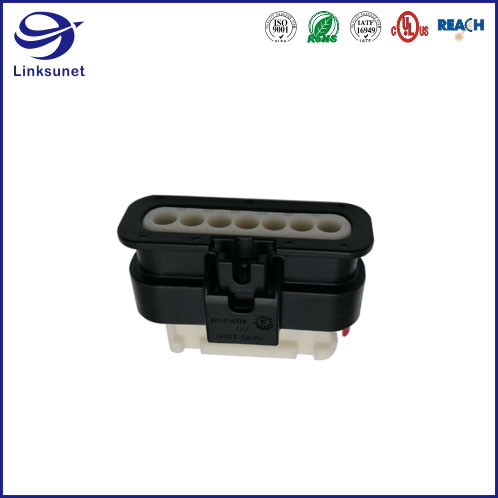 Hungary 7 Pins Female PA66 / PBT Connectors For Motorcycles Wire Harness