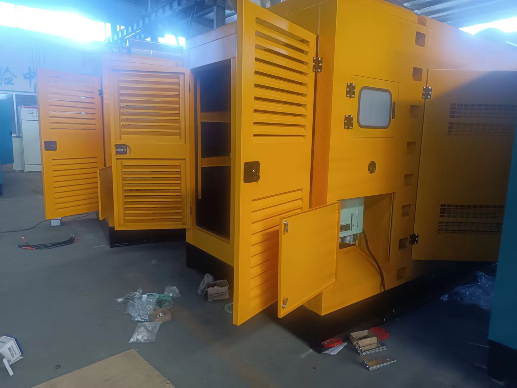 600KW Kangmingsi Generator Set with Soundproofed Soundbox and Direction Injection Engine