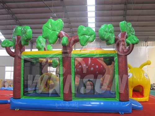 Cute Snail Style Inflatable Jump House , Waterproof Blow Up Bounce House