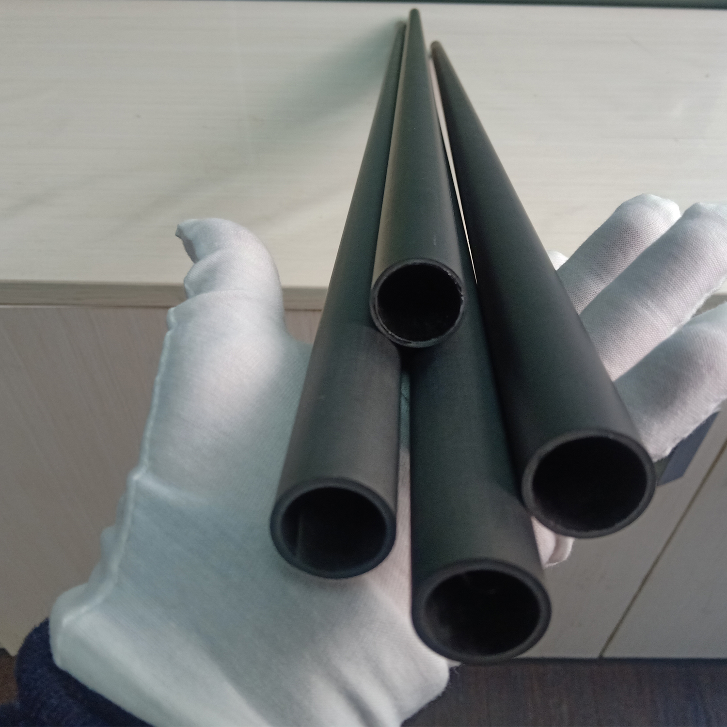 Lightweight Carbon Fiber Billiard Cue with Unilock Design and OEM Tapered Carbon Tubes