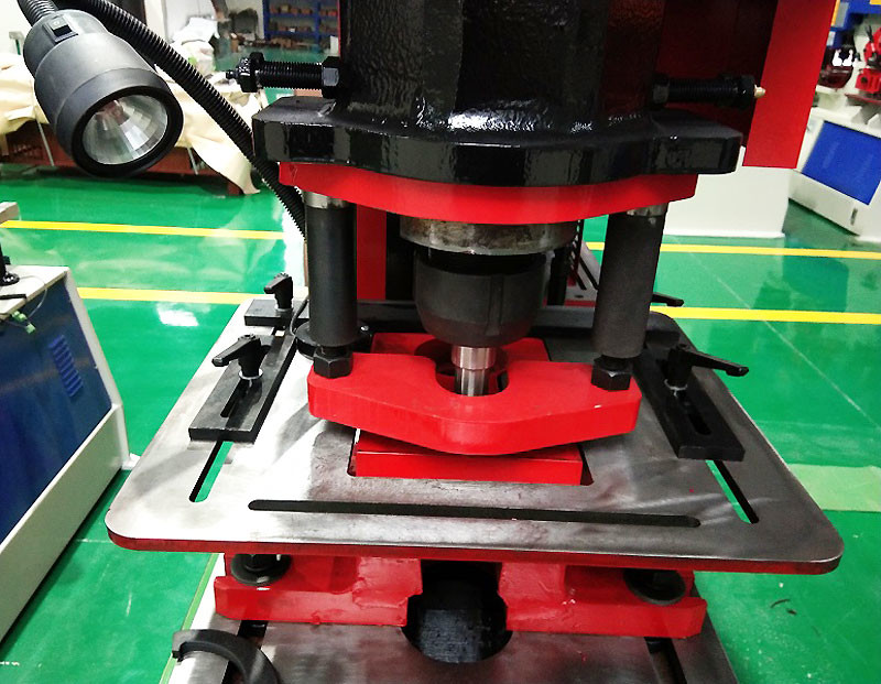 Hydraulic Multi Function CNC Ironworker Bending Plate With E21s