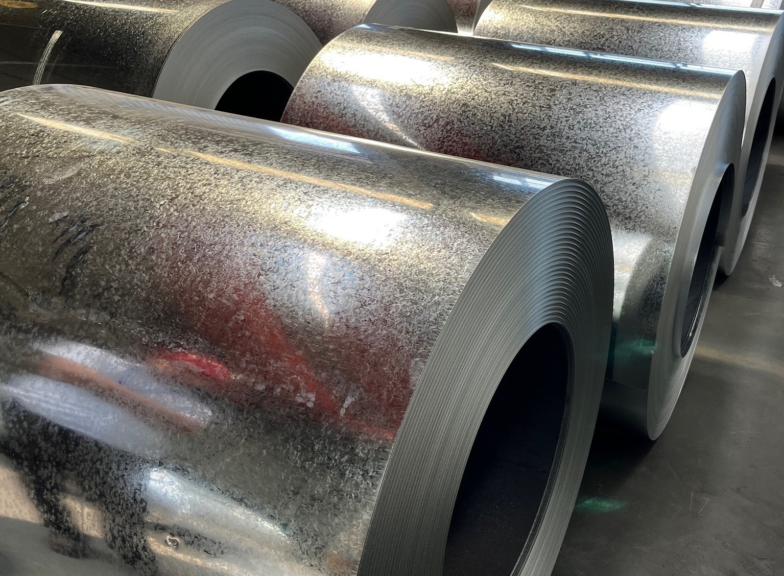 HDGI Regular Spangle Z120 / Z225 0.40mm 1200mm Corrugated Sheet And Metal Tile Chromated Unoiled Non Skin Pass AFP