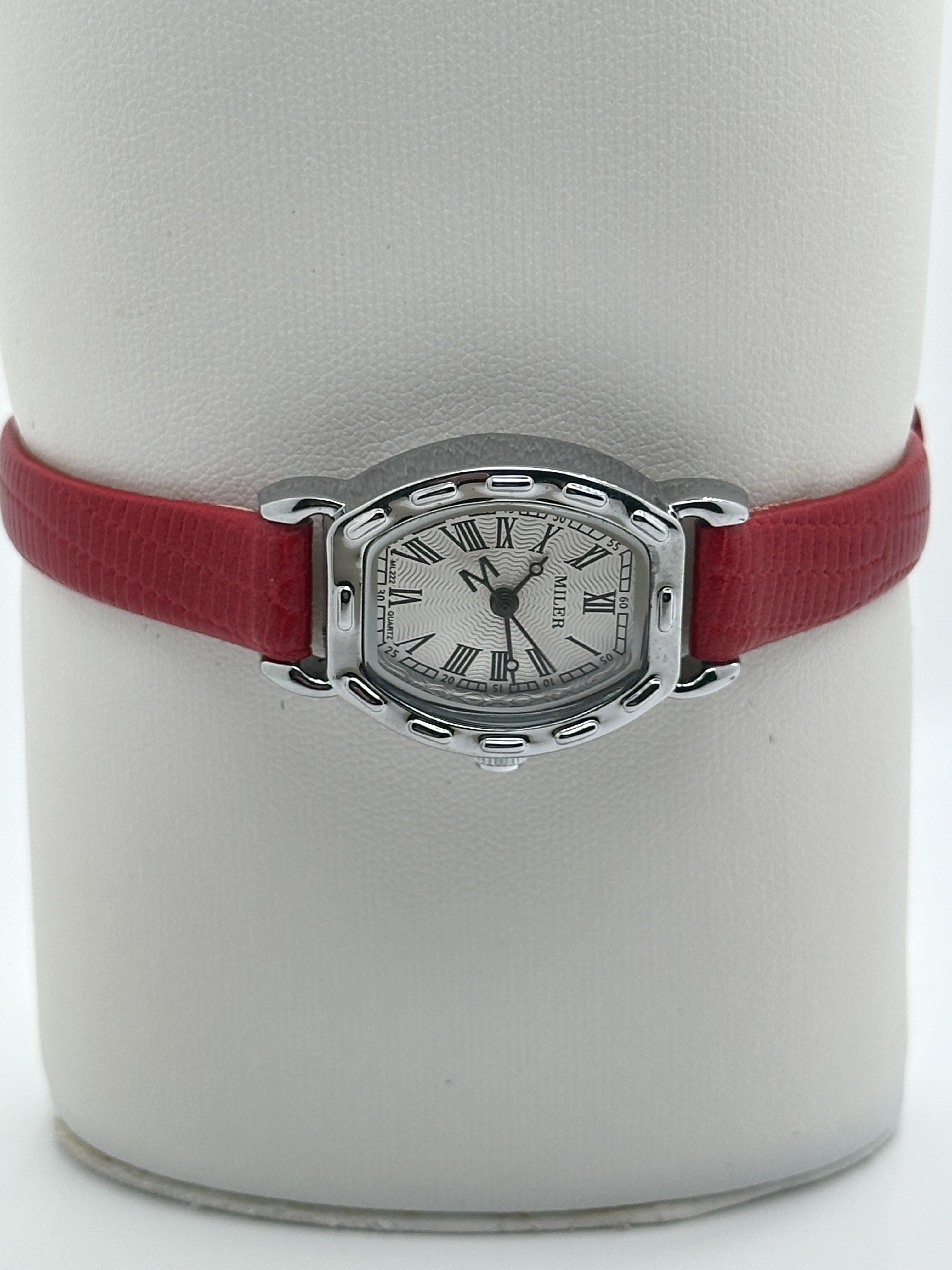 Modern Leather Strap Watches Laser Engraved Logo 30 Meters Water Resistant
