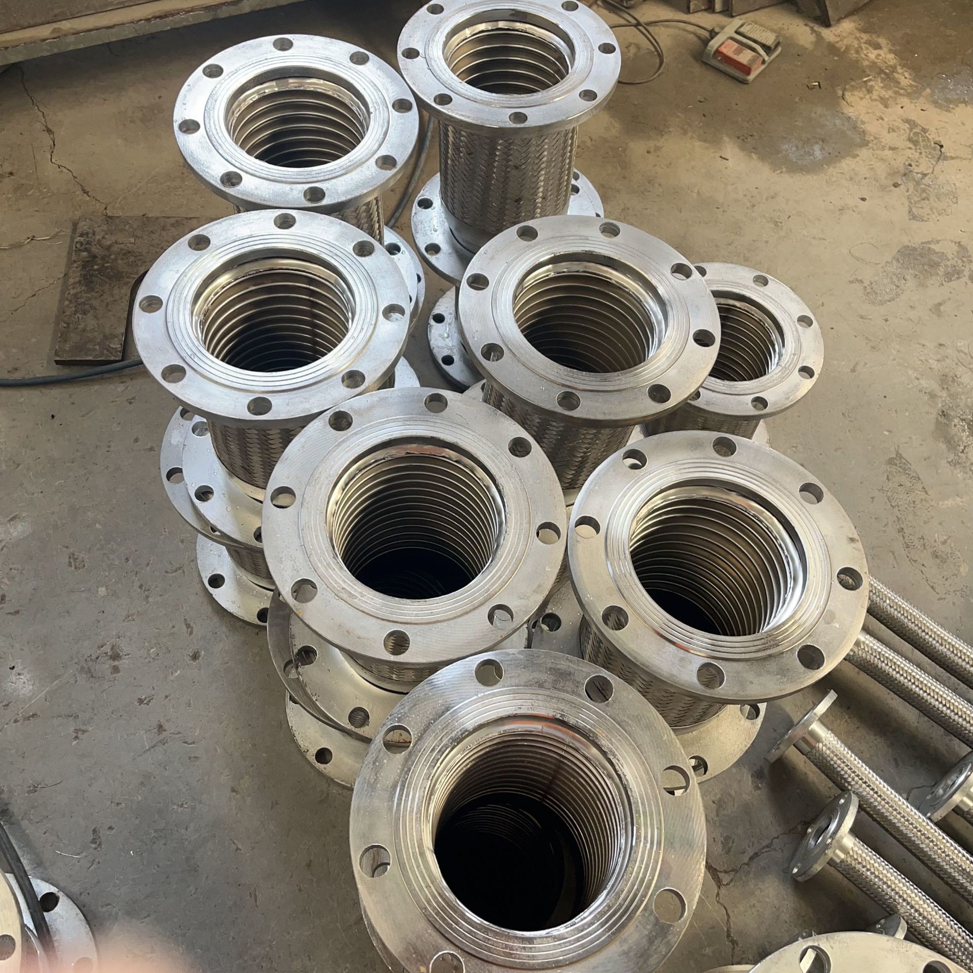 NXF ASTM A240 B463 B473 B366 Alloy 20/UNS N08020/W.Nr.2.4660 DN15-1200 Class150-1500lb Flexible Corrugated Pipe Flange