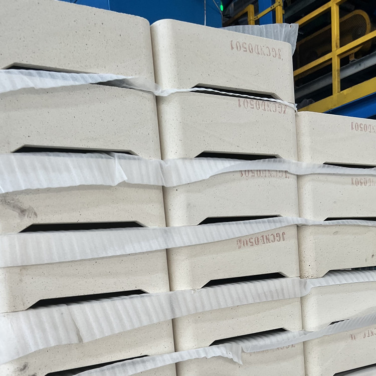Corundum Mullite Sagger for Battery Material Industries and SiC Content of 1.2-1.4%