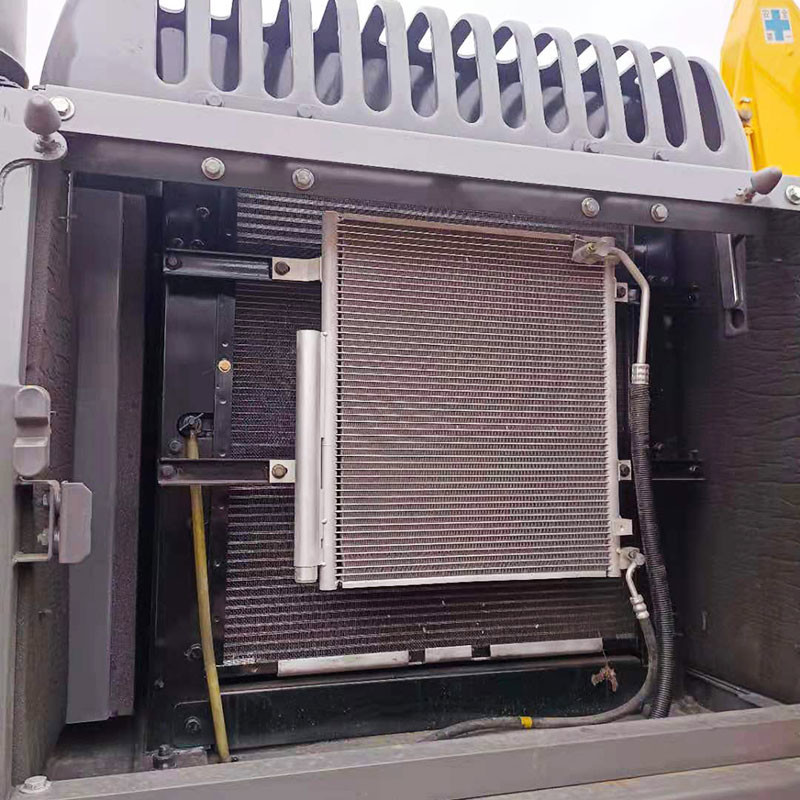 EC210 Used Volvo Excavators 123kw Rated Power 300L Large Fuel Tank
