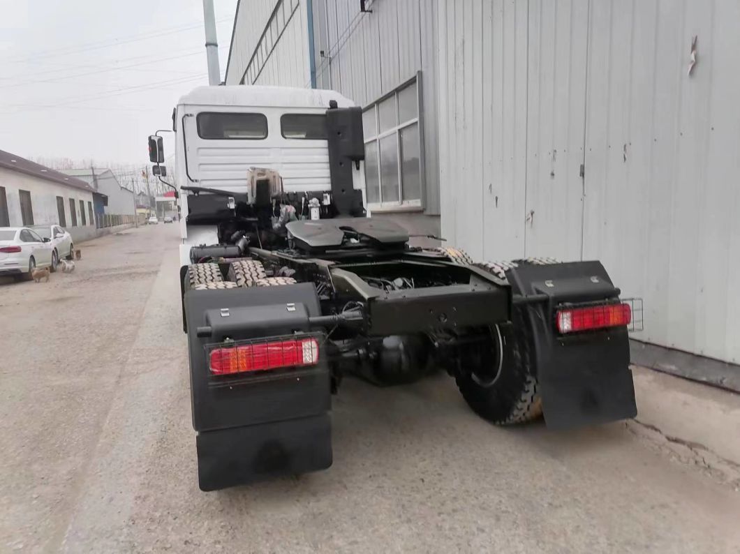 Hand 6X4 Sinotruck HOWO Manual Trucks Head Used Tractor Truck Price for Sale