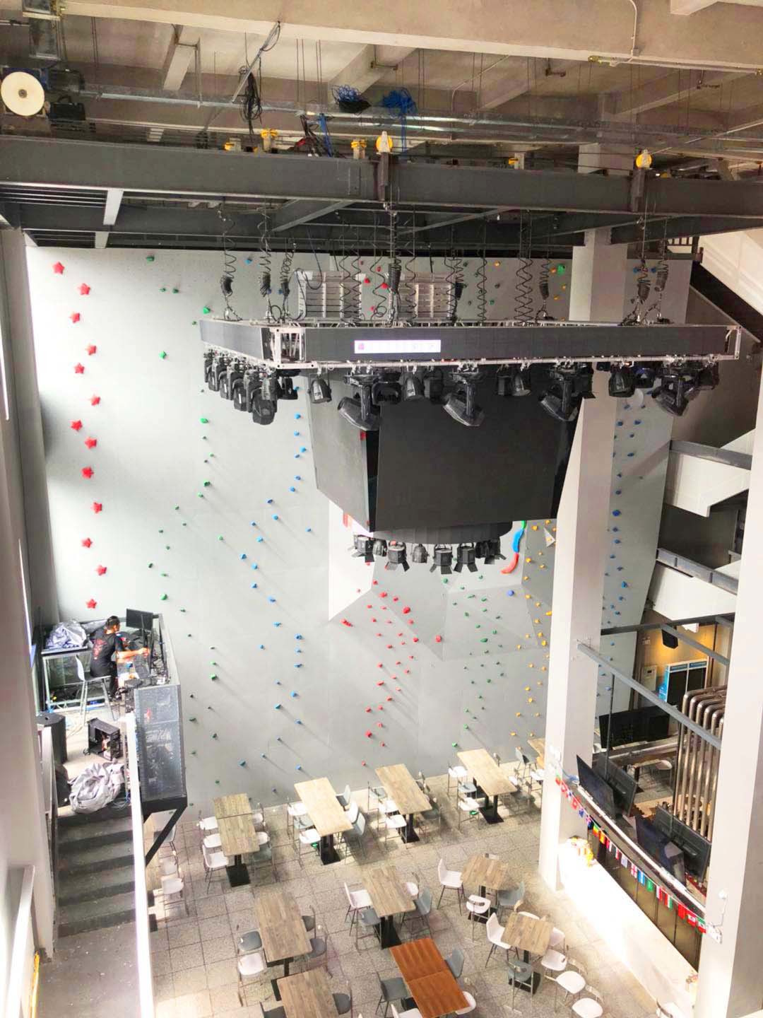 Colourful Outdoor Rock Climbing Wall Design Professional For Adult Children