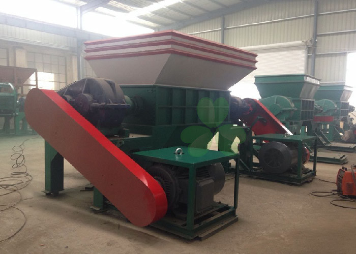 55×2KW Power Rubber Waste Tire Shredder With Φ500×40mm Knife Size Low Noise