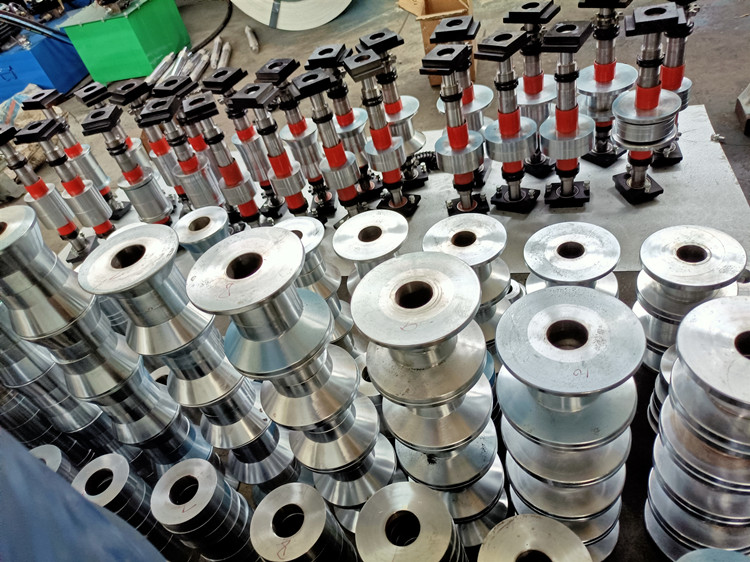 Roof Use  Corrugated Profile Steel Roofing Sheet Roll Forming Machine Roof Tile Making Machine Price