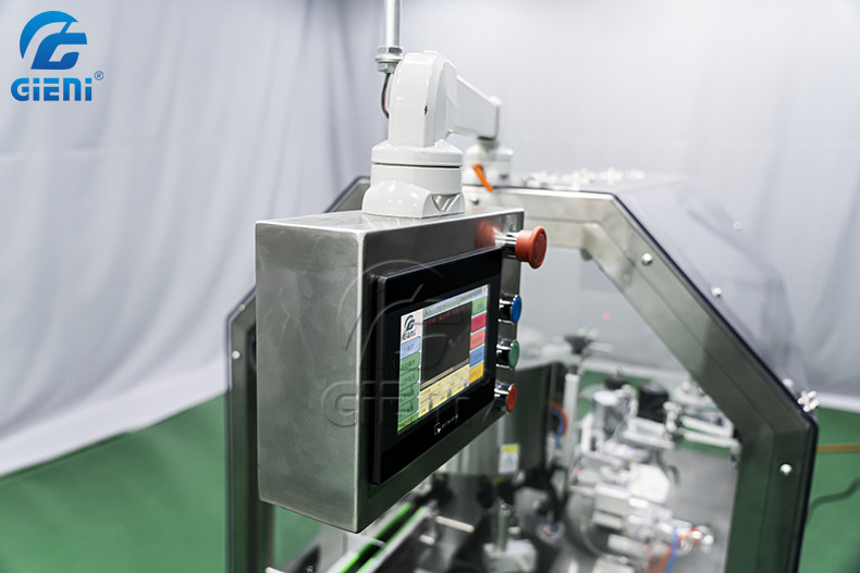 PLC Horizontal Lipstick Mascara Bottom Labeling Machine 15-30mm Diameter
