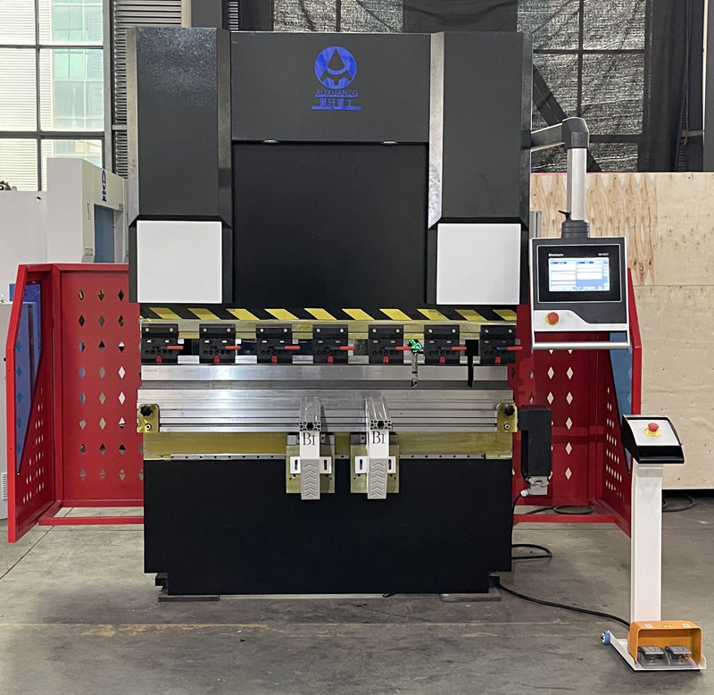 Delem Master Servo Motor CNC Hydraulic Bending Machine 80T1600MM