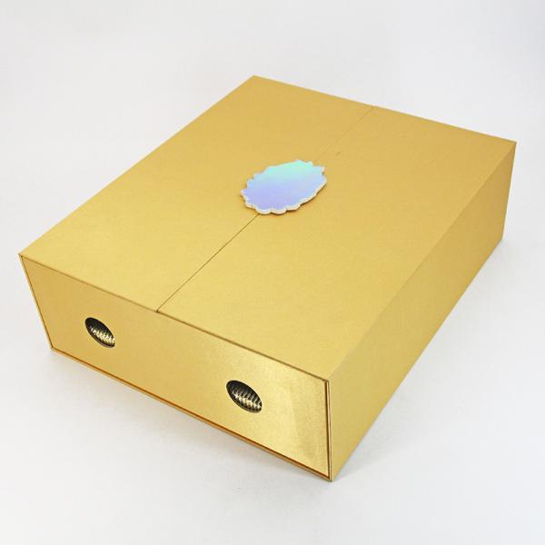 Quality Customized Cardboard Gift Boxes With Magnetic Lids Flat Gift Box for sale