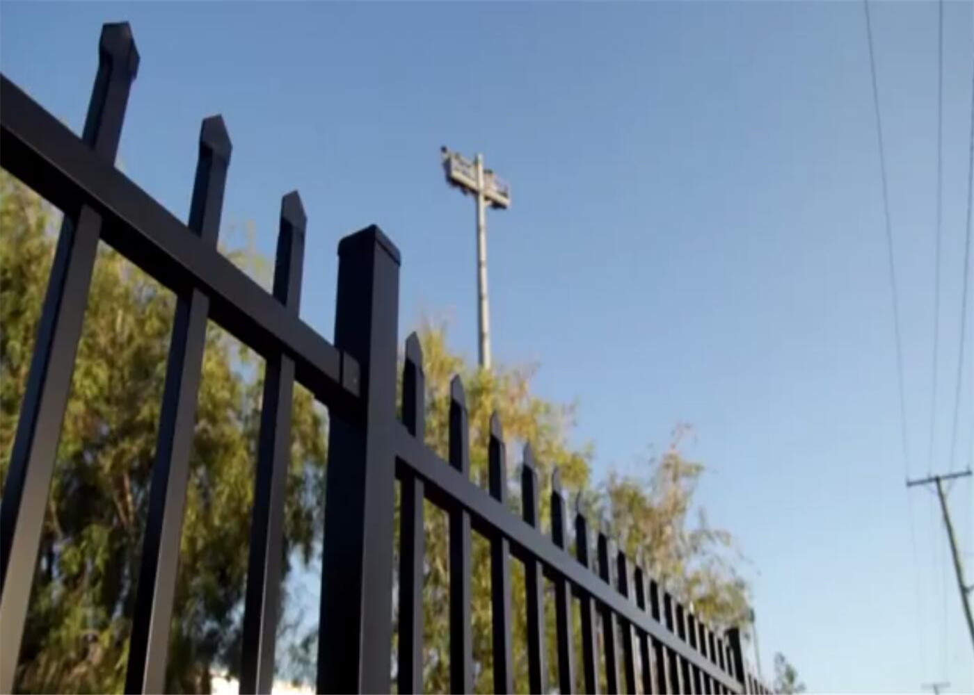 Flat Top Design Garrison Fencing Panels For Sydney AS/NZS standard 2.1m x 2.4m height rail 45mm x25mm