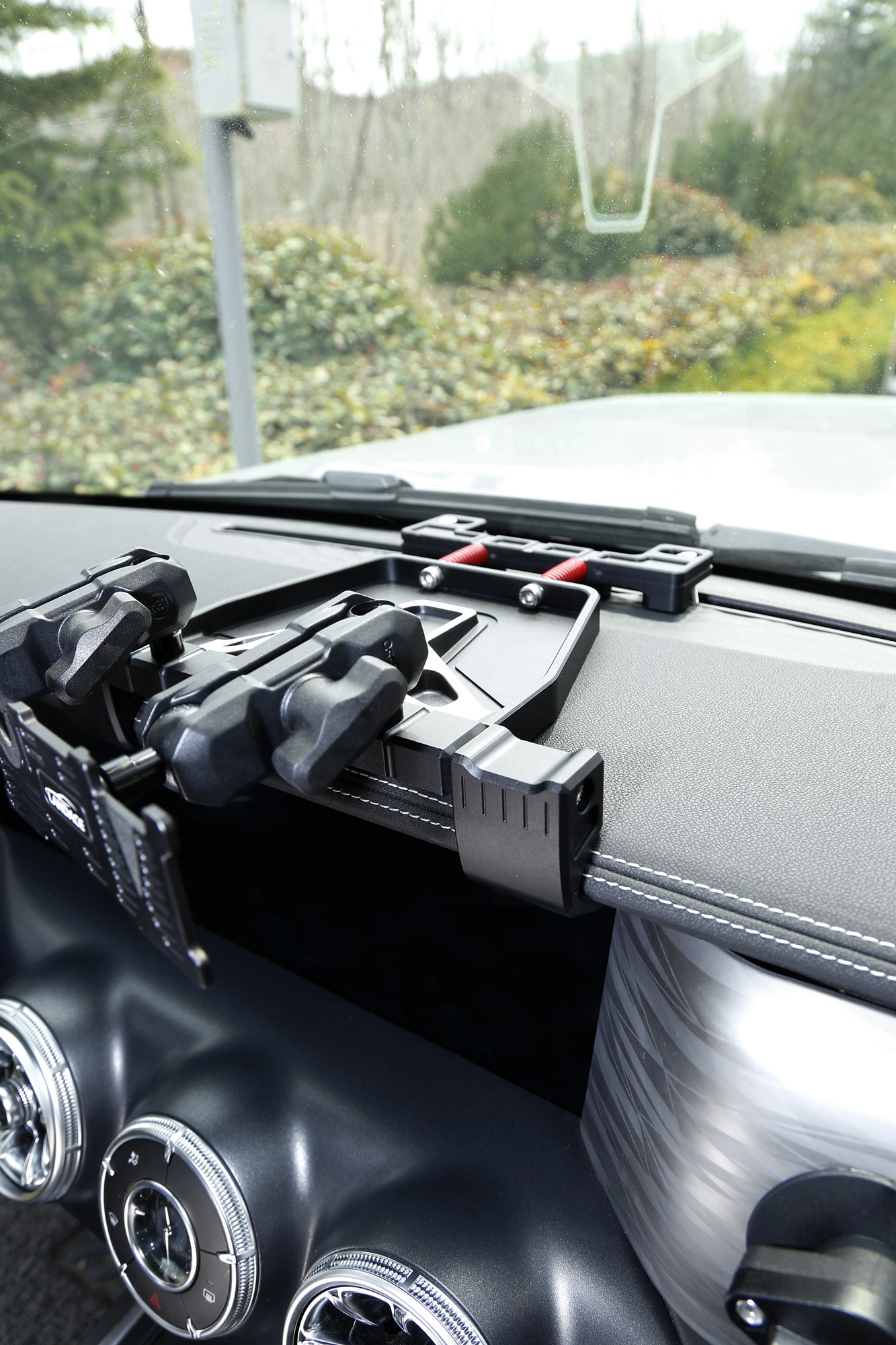 Flexible Angle Center Console Bracket Set D for Off-Road Tank 300 Multi-Function Dash Phone Holder