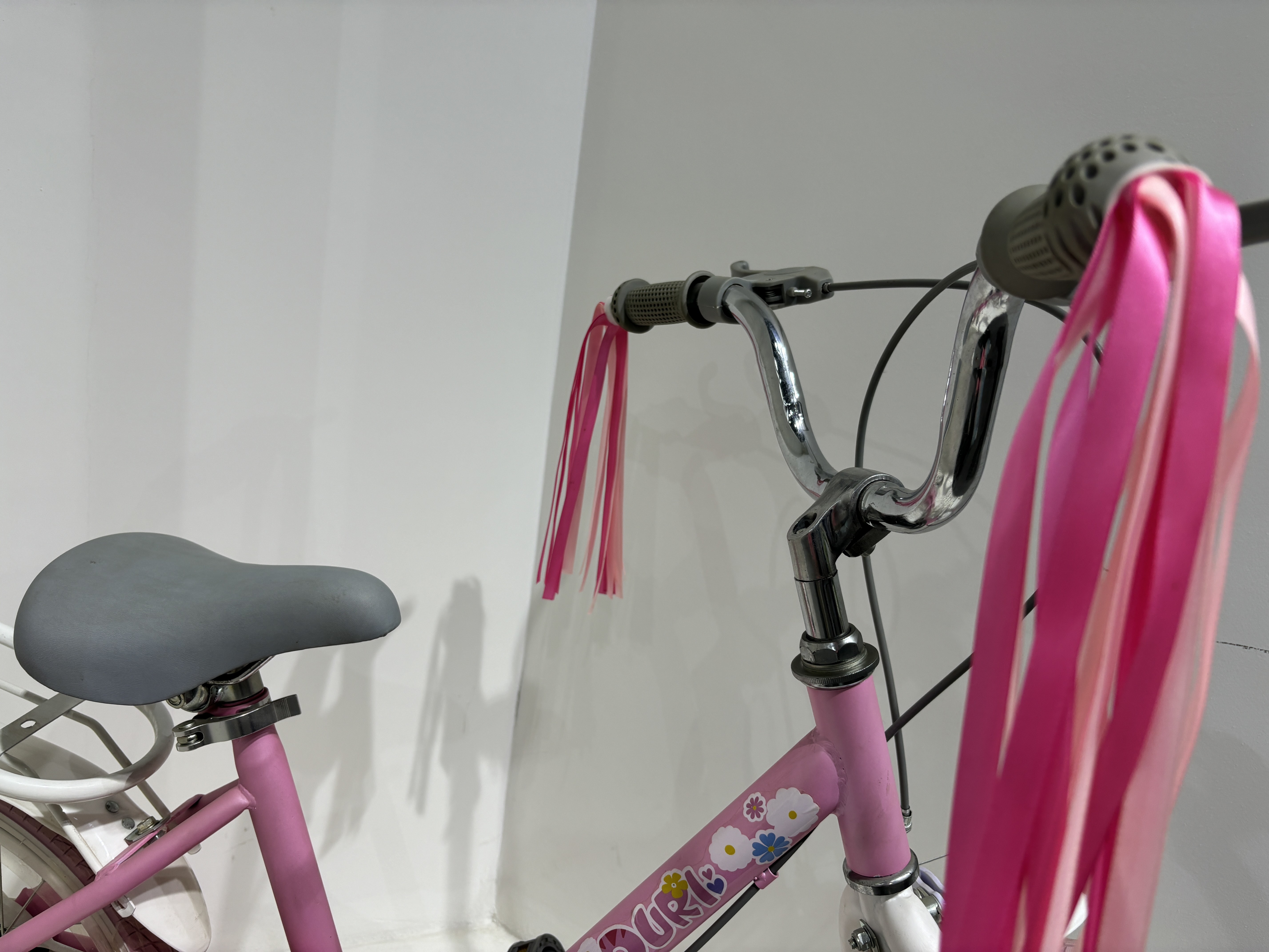 Comfortable Saddle Lightweight Childrens Bikes for Safe and Comfortable Riding