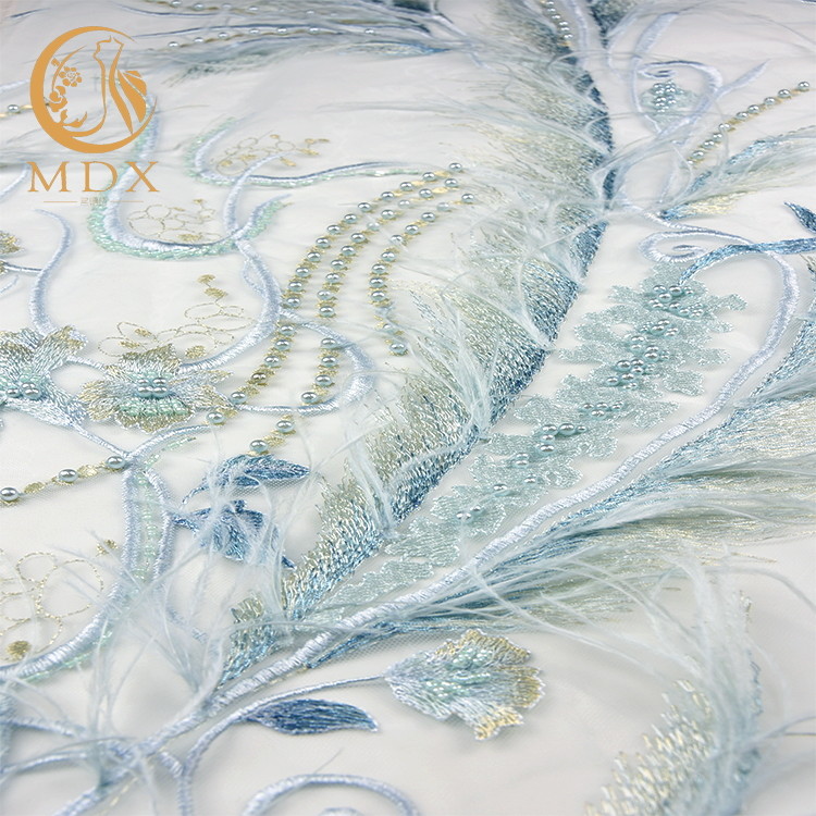 Exclusive Bridal 3D Embroidery Lace Fabric 135cm Width Knitted With Feathers