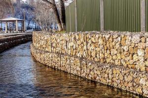 China Galvanized Gabion Cages CE/ASTM Flood Control Erosion Protection wholesale