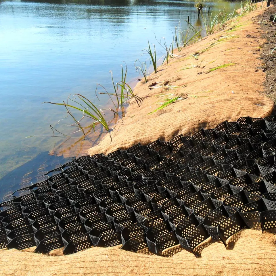1000-1420N / 10CM Peel Strength HDPE Geocells For Gravel Driveways