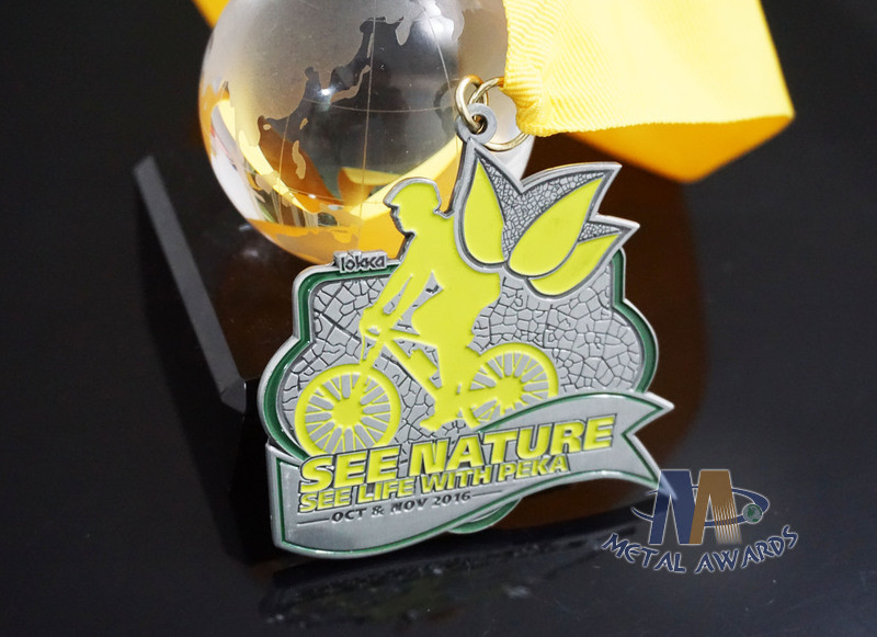 Riding Sports Logo Custom Cycling Medals , Bespoke Custom Event Medals