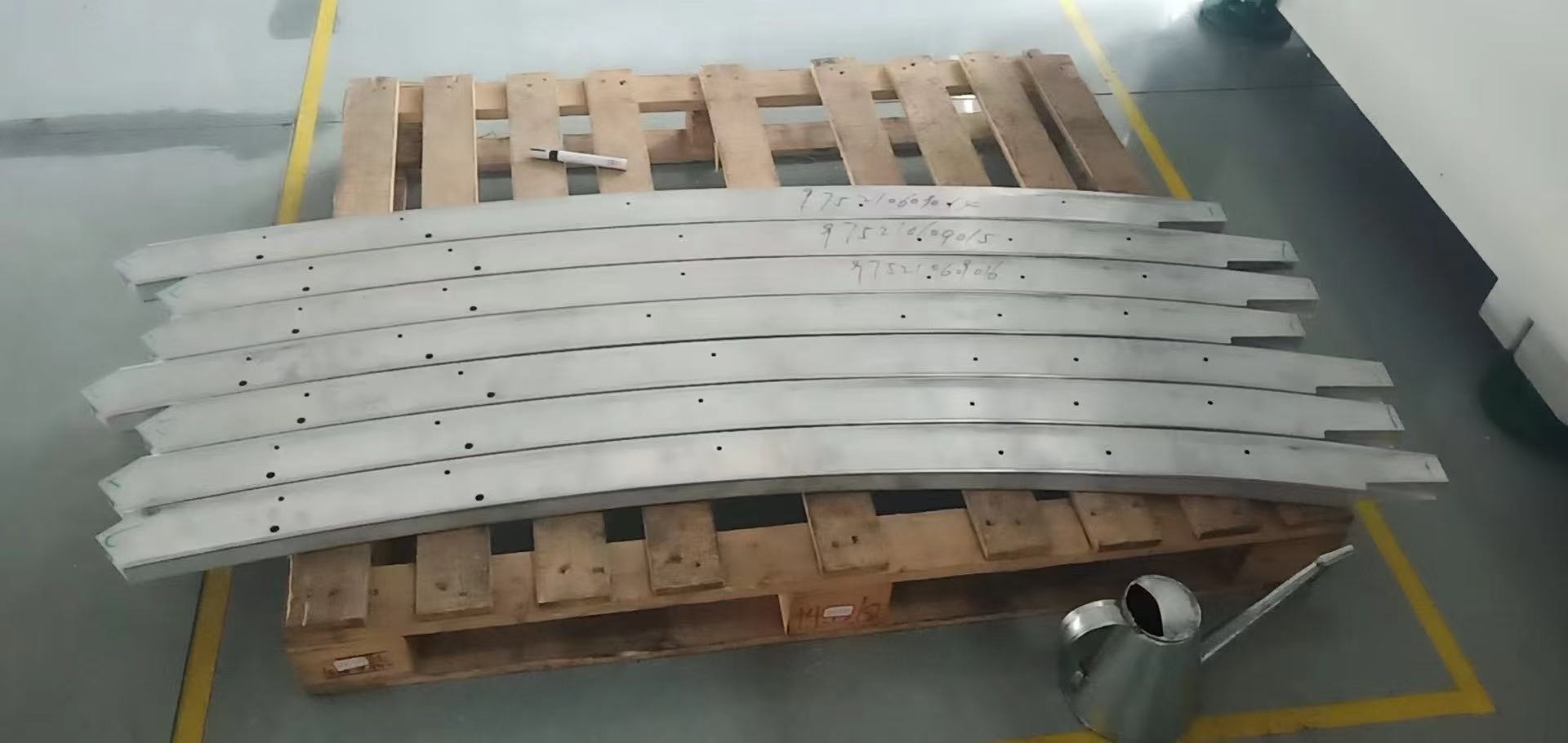 8035 Five Axis Profile Aluminum Plate Engraving Machine