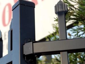 China PVC Coated Ornamental Spear Top Security Steel Tubular Fence in Garden, Home, Factory, School, Villa wholesale