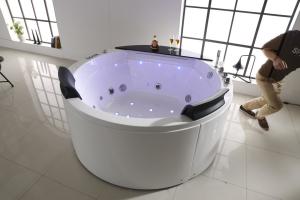 China Air Bubble Freestanding Bathtub 67 X 32 66 Inch Waterfall Jacuzzi Bathtub wholesale