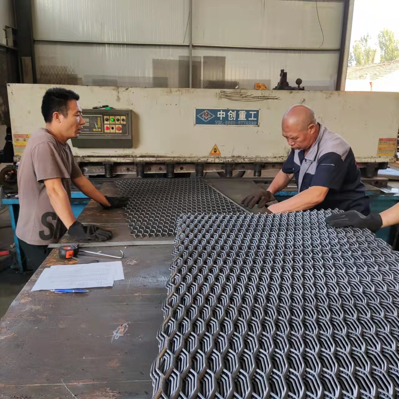 Diamond Hole Hexagon Hole Expanded Metal Mesh Grille Galvanized