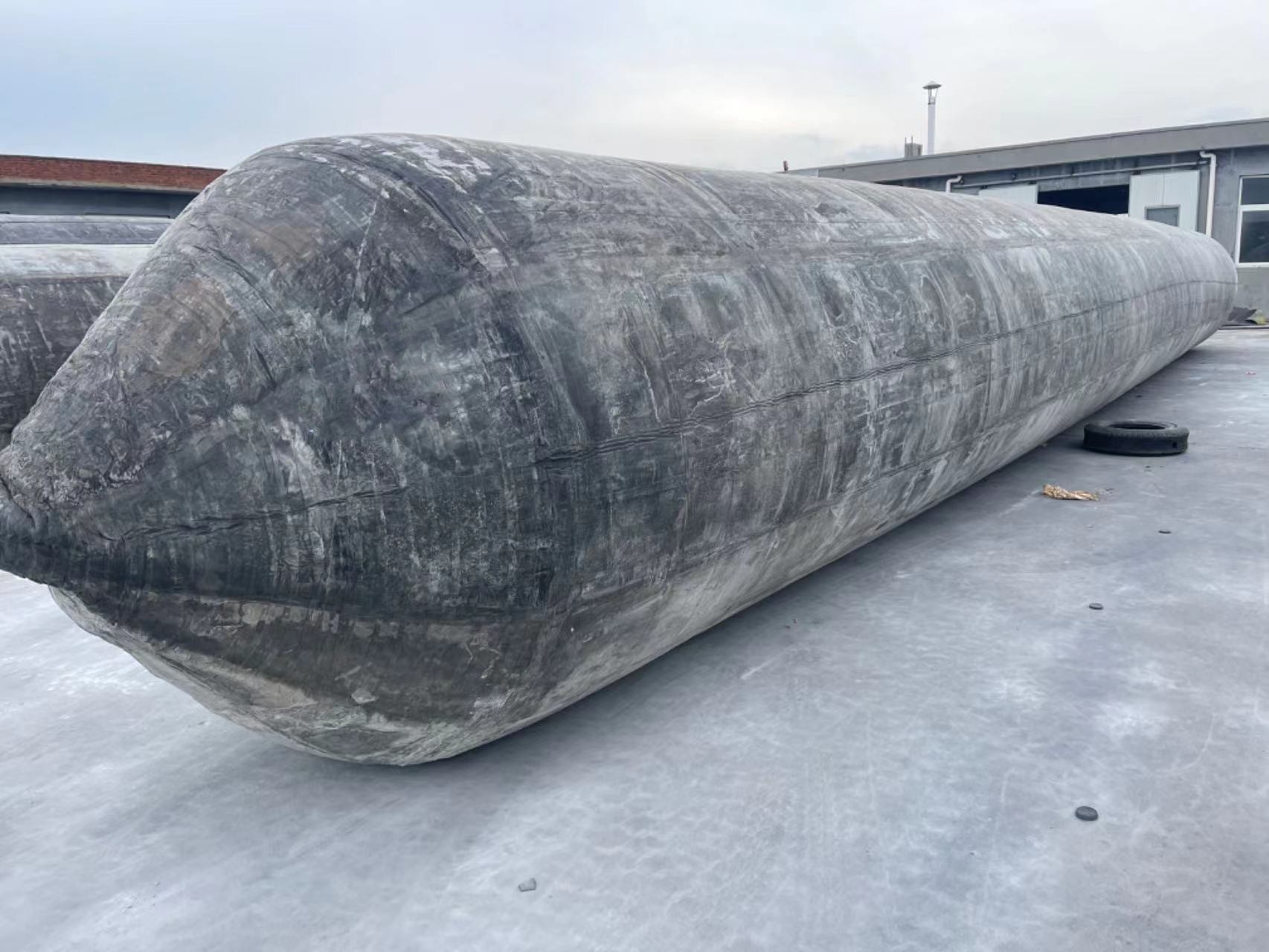Thicker Layer Boat Lifting Airbags 0.3m - 3.0m Heavy Lifting Airbags With End Fittings